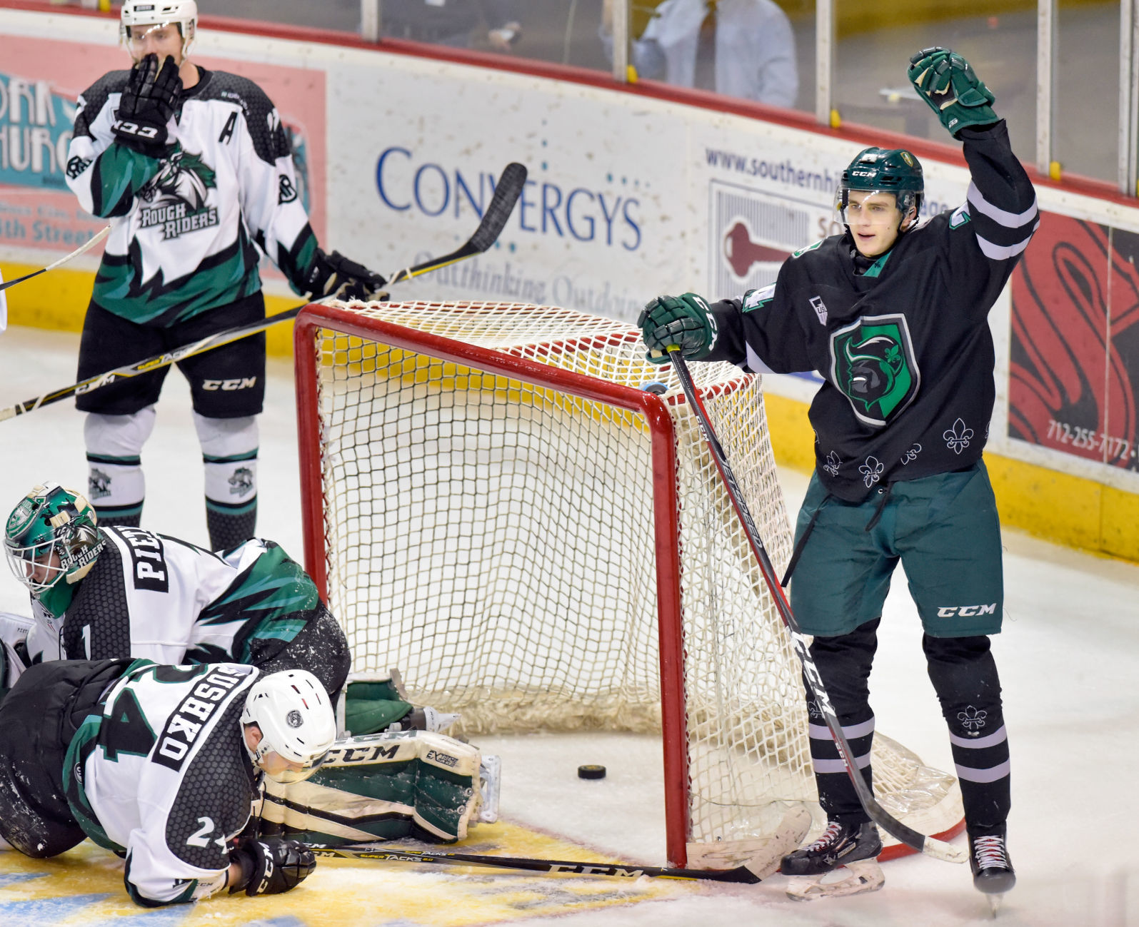 Hockey Cedar Rapids at Musketeers